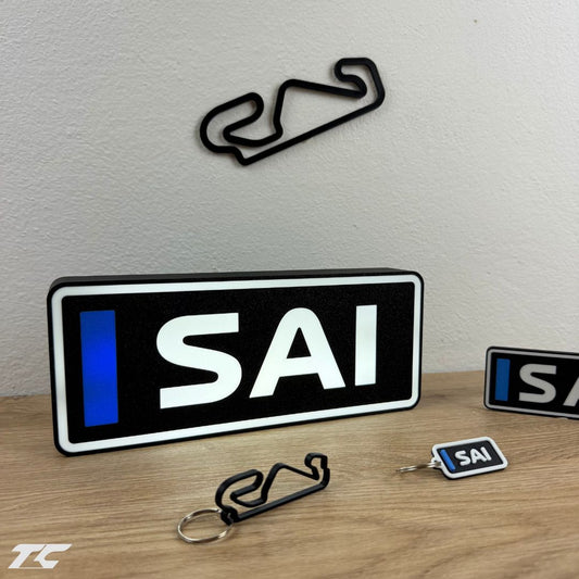 Carlos Sainz F1 Bundle – Barcelona Circuit Keychain, LED Lamp, Wall Art & Magnet – Formula 1 Gifts for Fans