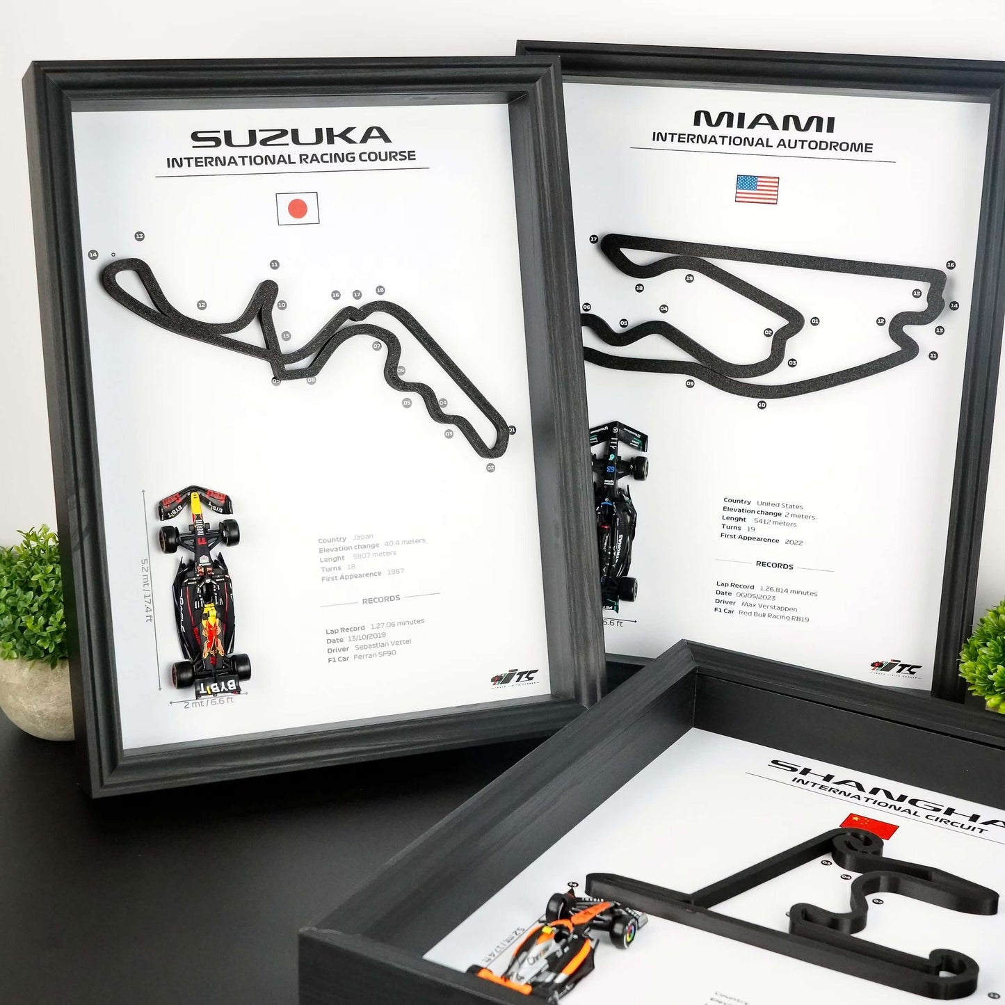 F1 Frame with Car and 3D Track | F1 Wall Art | 40x30cm | Corners Numbers